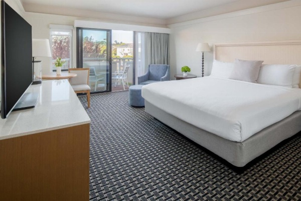 The Lodge At Tiburon image 15